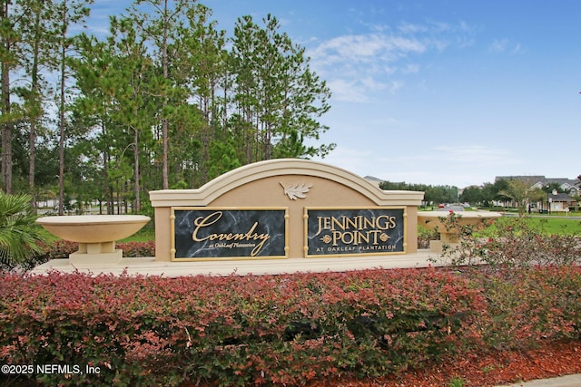 view of community / neighborhood sign