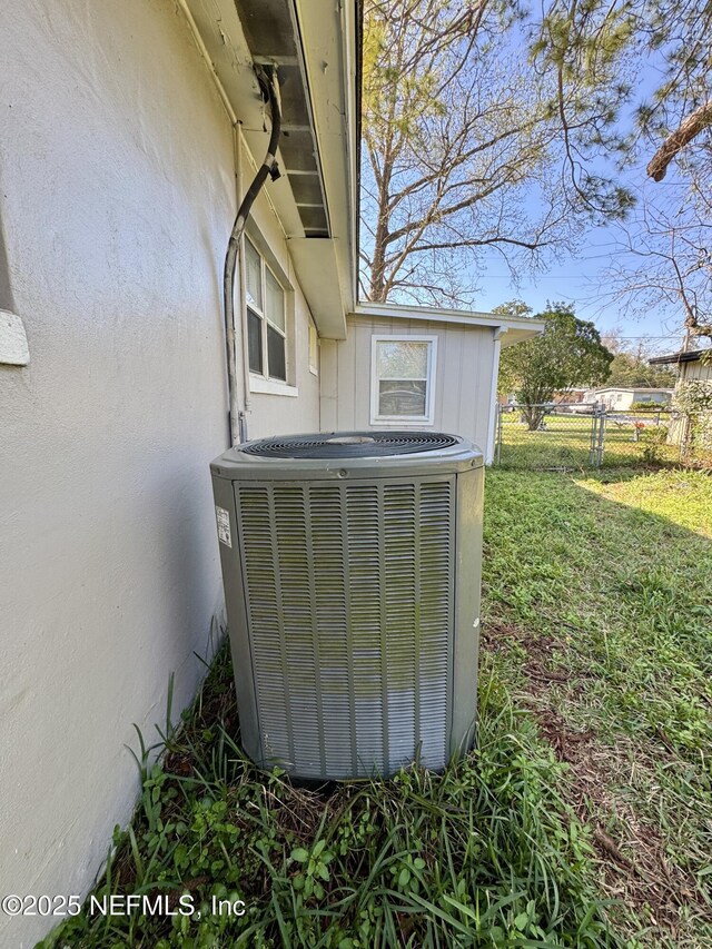 7815 Dubois Dr, Jacksonville, FL 32221 - photo 9
