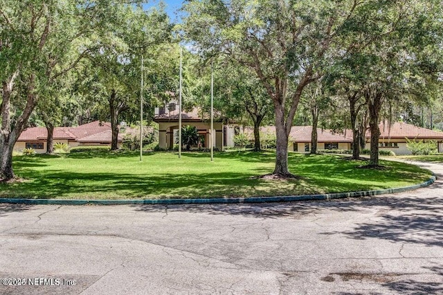 view of front of house with a front lawn