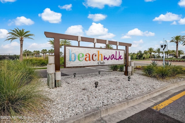 view of community / neighborhood sign