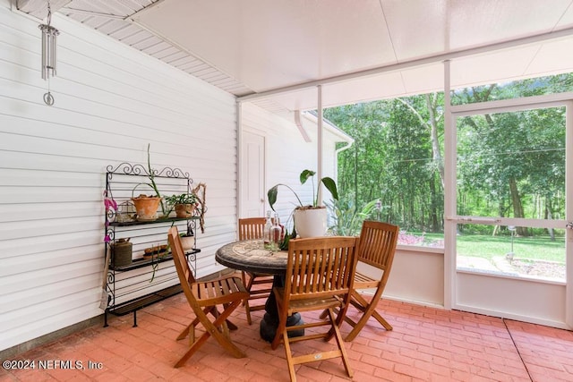 view of sunroom / solarium