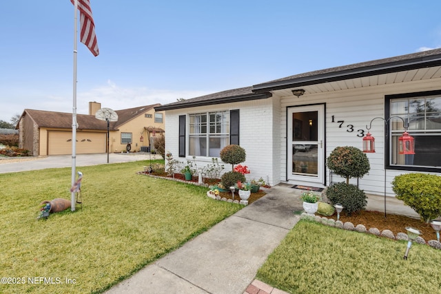 single story home with a front yard