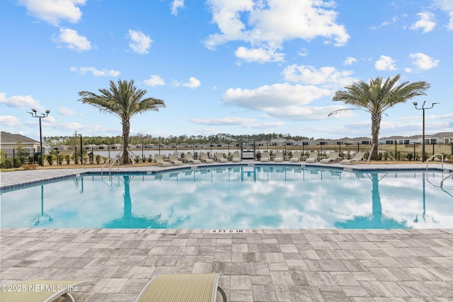 view of swimming pool