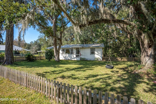 view of front of property with a front yard