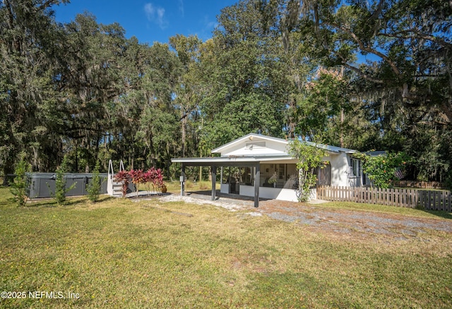 view of yard featuring a patio