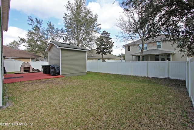 view of yard with a patio