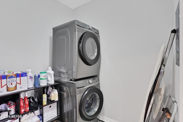10961 Burnt Mill Rd Unit 425, Jacksonville, FL 32256 - laundry room with stacked washer / drying machine