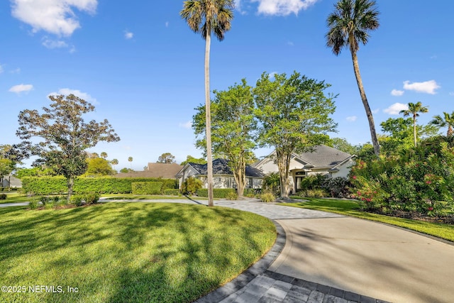 view of front of property with a front yard