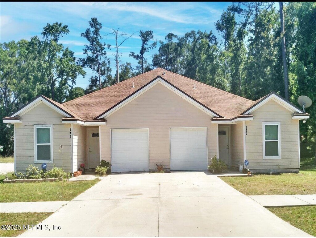 820 Filmore Ln, Orange Park, FL 32073 - photo 1