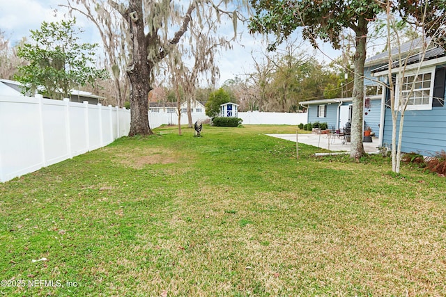 view of yard featuring a patio area