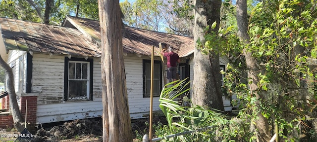 view of side of home