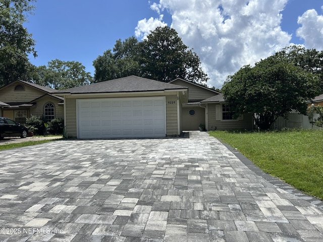 8226 Lake Woodbourne Dr E, Jacksonville, FL 32217 - photo 1