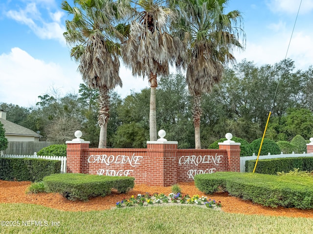 view of community / neighborhood sign