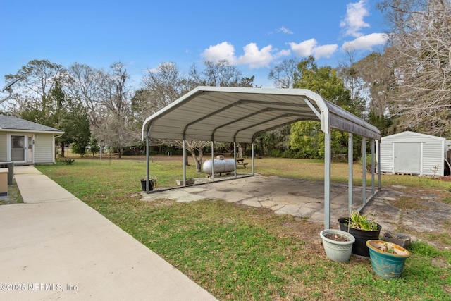 37069 Lee St, Hilliard, FL 32046 - view of parking / parking lot with a carport and a yard
