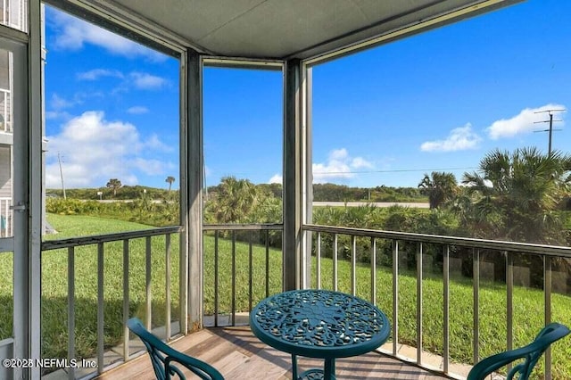 view of sunroom / solarium