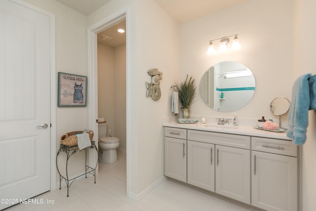 195 Glen Valley Dr, Ponte Vedra, FL 32081 - full bath featuring vanity, toilet, baseboards, and a shower with shower curtain