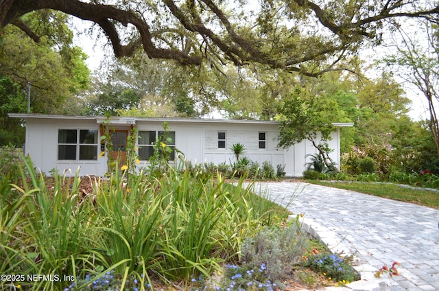 8924 Lopez Ct, Jacksonville, FL 32216 - photo 4