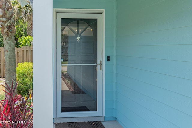 entrance to property with fence