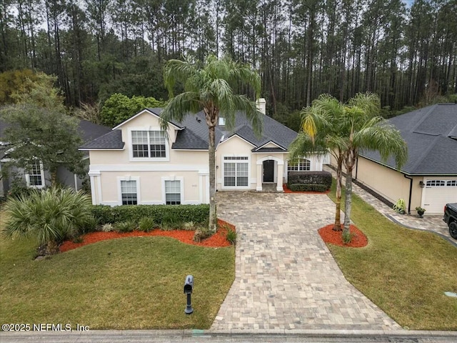 view of front of property with a front yard