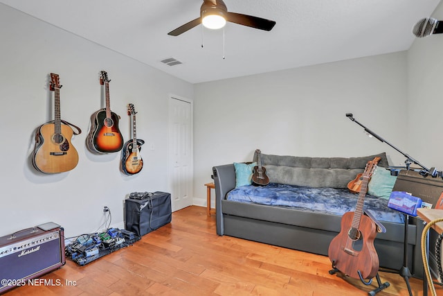 994 Lakeridge Dr, Orange Park, FL 32065 - interior space with a closet, visible vents, ceiling fan, wood finished floors, and baseboards