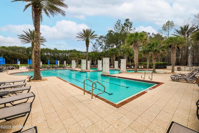 95384 Bermuda Dr, Fernandina Beach, FL 32034 - pool featuring a patio