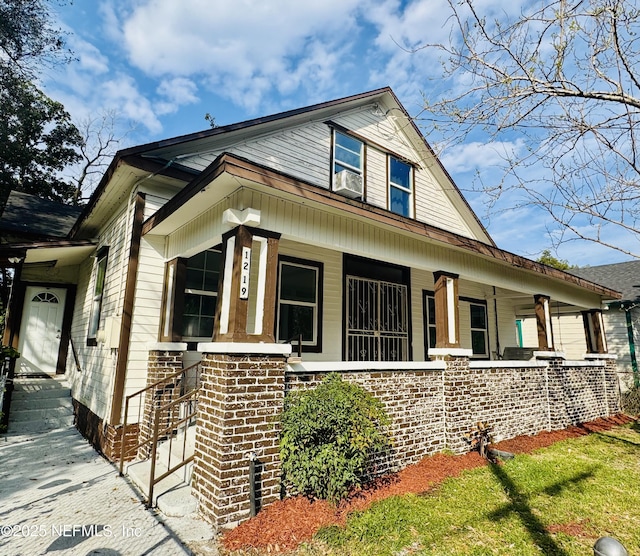 view of front of home with covered porch