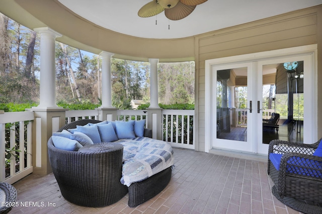 sunroom with decorative columns