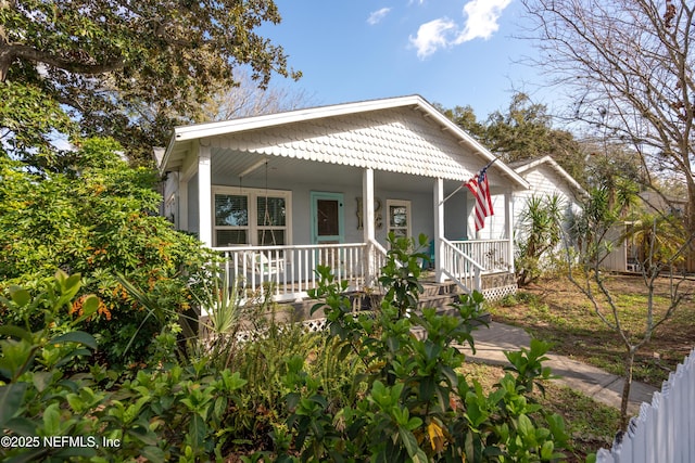 bungalow-style house with covered porch