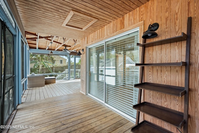 deck with ceiling fan