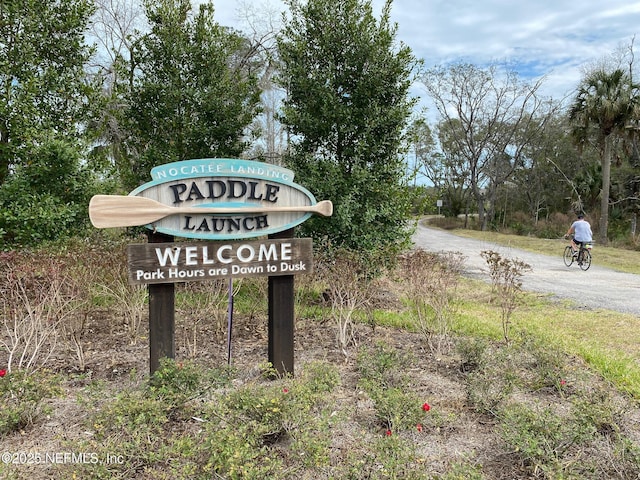 view of community / neighborhood sign