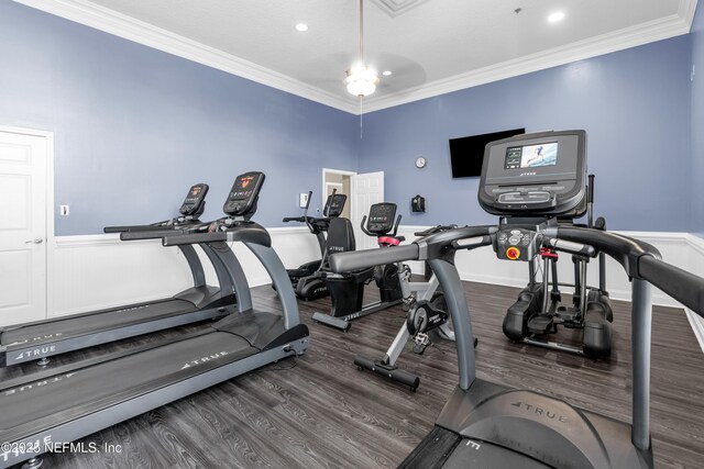4920 Key Lime Dr Unit 305, Jacksonville, FL 32256 - gym featuring ornamental molding, a wainscoted wall, wood finished floors, and recessed lighting