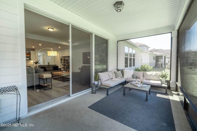 sunroom / solarium with arched walkways