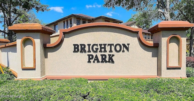 view of community / neighborhood sign