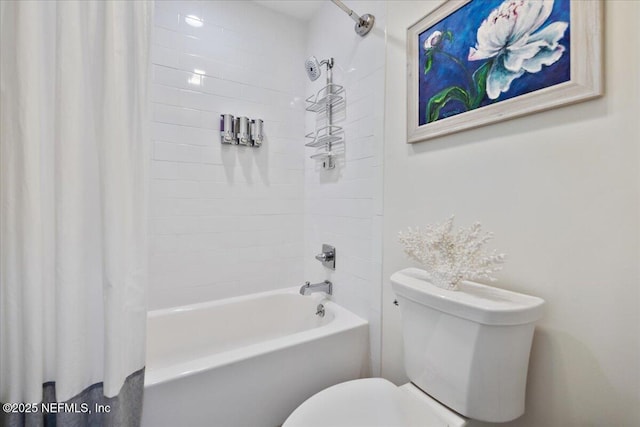 full bathroom featuring toilet and shower / bath combo