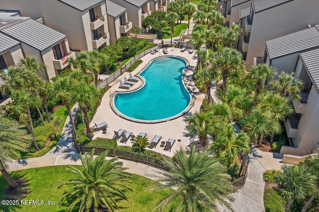 birds eye view of property featuring a residential view