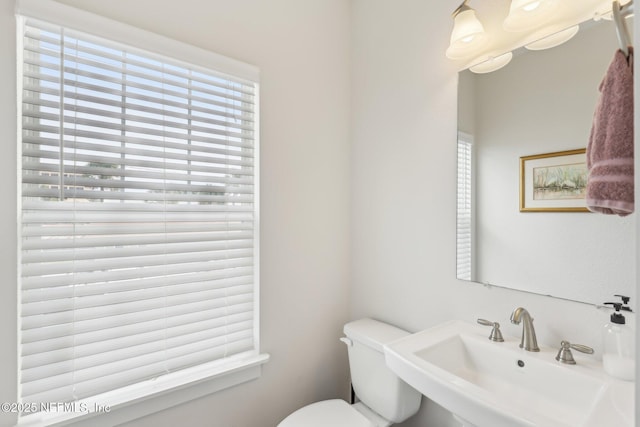 342 4th St N, Jacksonville Beach, FL 32250 - half bath with toilet and a sink