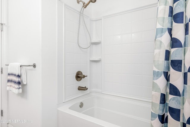 full bath with shower / bathtub combination with curtain