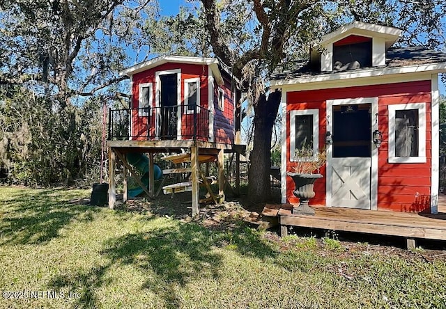 view of outdoor structure with an outbuilding