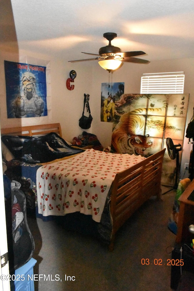 bedroom featuring a ceiling fan