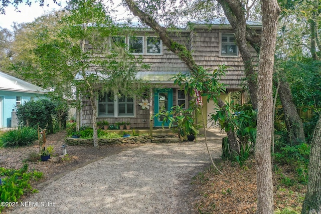 view of front of house featuring driveway