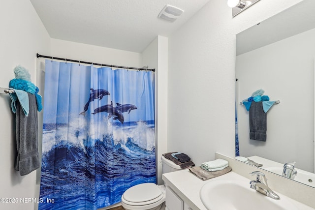 full bathroom with visible vents, toilet, vanity, and a shower with shower curtain