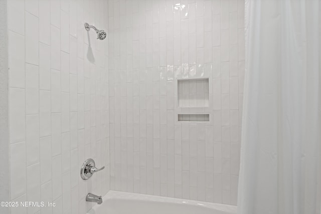 full bath with shower / tub combo