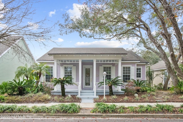 view of front facade with covered porch