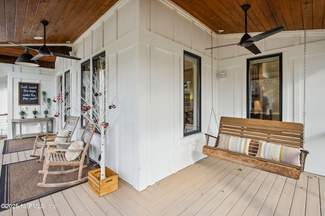 deck with ceiling fan