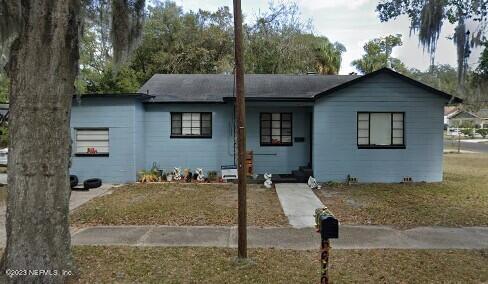 view of single story home