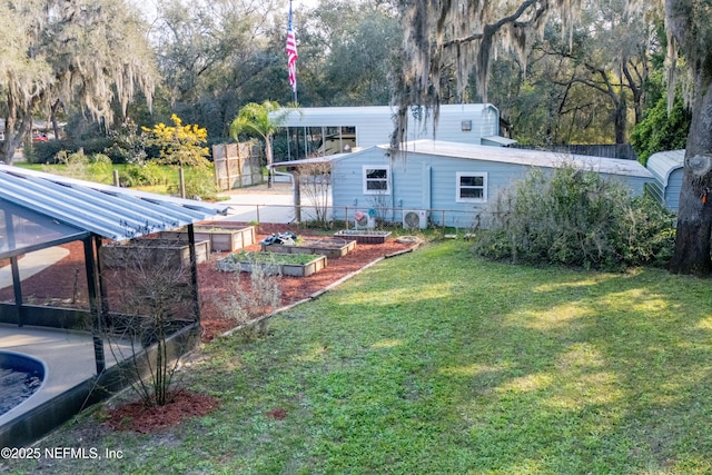 view of yard featuring a garden