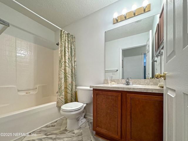 full bath with shower / tub combo with curtain, a textured ceiling, toilet, and vanity