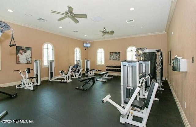 exercise room with baseboards, visible vents, ceiling fan, crown molding, and recessed lighting