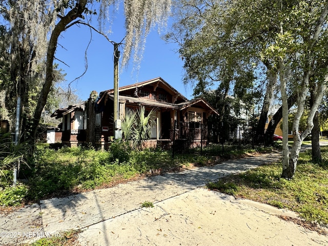 view of front facade with covered porch