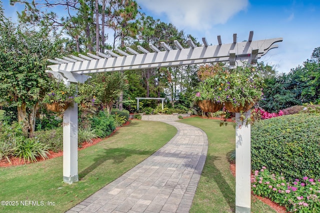 view of yard featuring a pergola